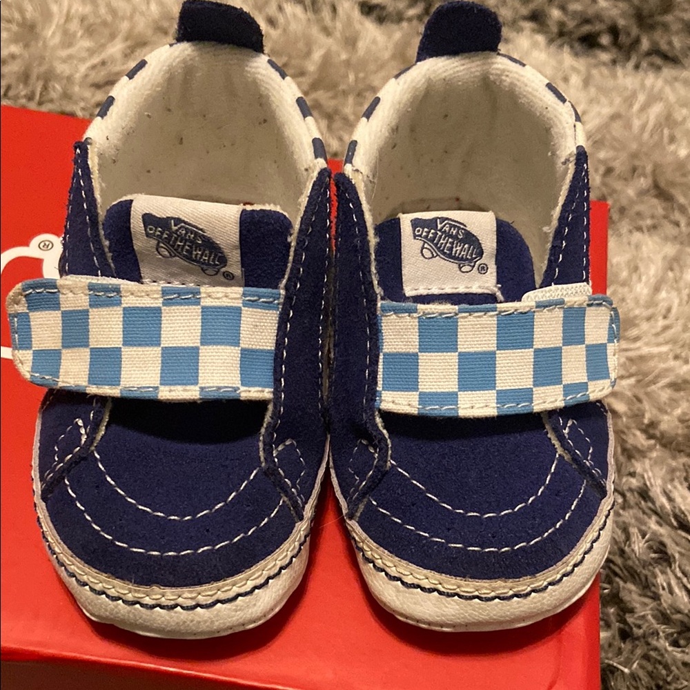 Infant crib Vans